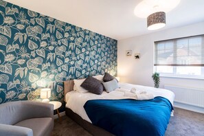 3 bedrooms, iron/ironing board, free WiFi, bed sheets