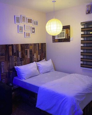 Blackout curtains, free WiFi, bed sheets