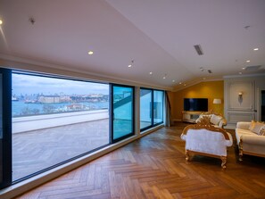 Presidential Suite with Sea View, Terrace | Terrace/patio - Dekalb Hotel (Istanbul)