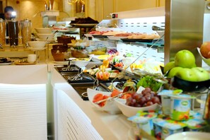 Daily continental breakfast for a fee - Dekalb Hotel (Istanbul)