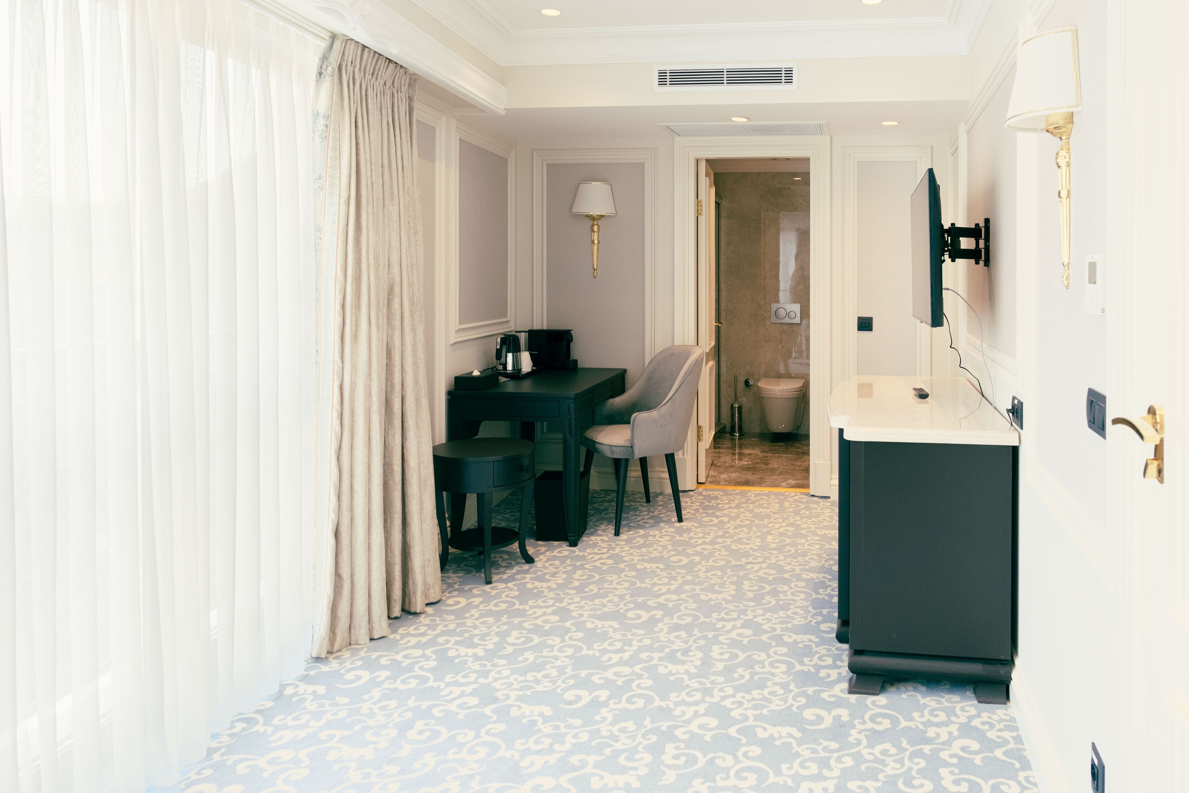 Photo - Dekalb Hotel