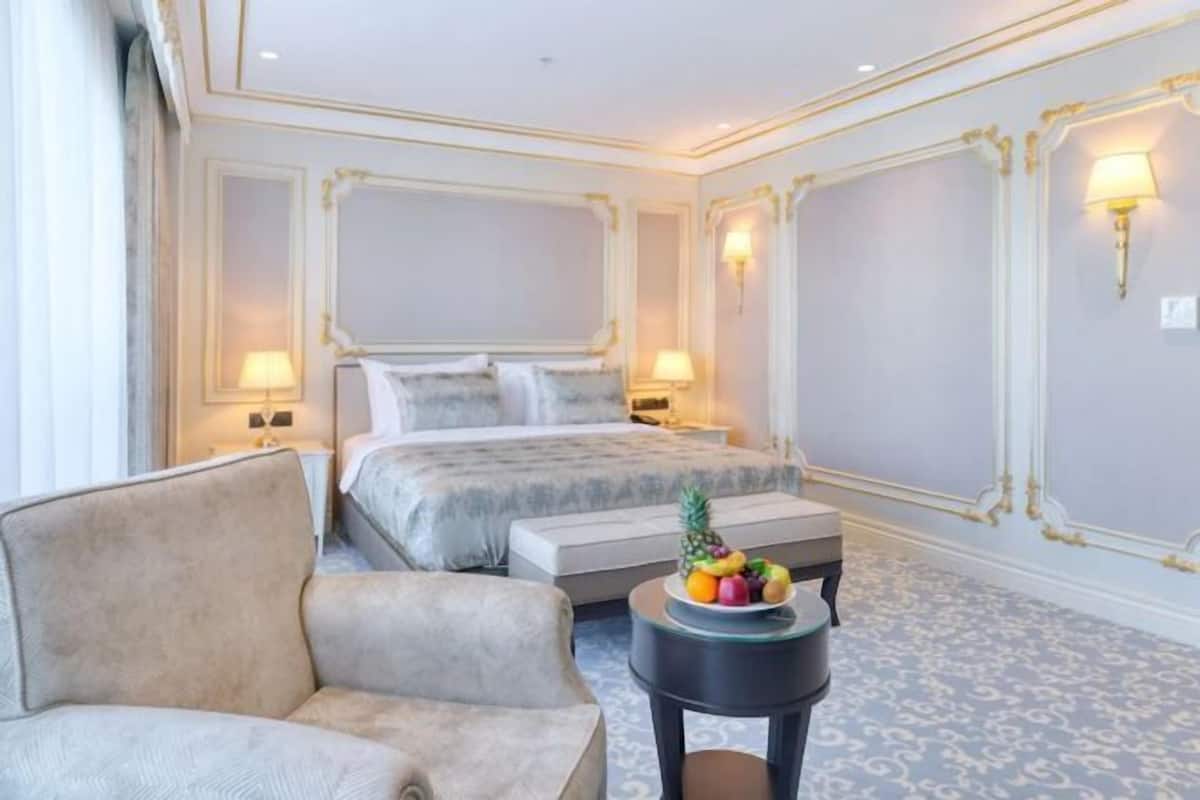 Premium bedding, minibar, in-room safe, individually decorated