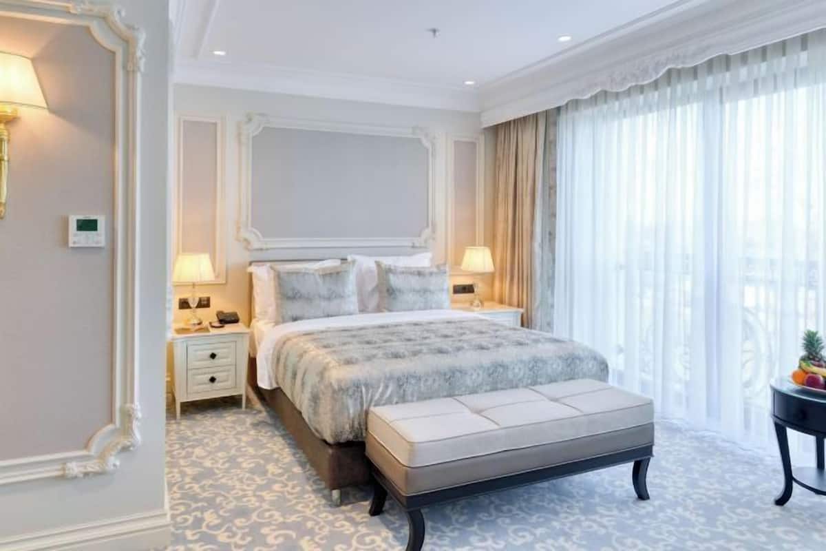 Premium bedding, minibar, in-room safe, individually decorated