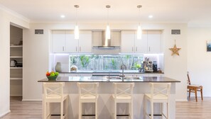 Fridge, microwave, oven, stovetop - Big Wave At Shoal Bay, 8 Achilles St - large home with ducted air con, Wi-Fi and Linen (Nelson Bay)