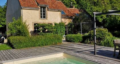 Les denisots 12/14 pers private heated pool, quiet location