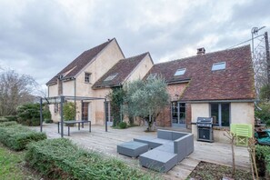 Exterior - Les denisots 12/14 pers private heated pool, quiet location (Lavau)