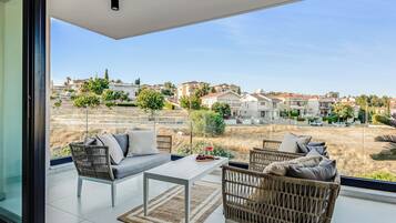 Apartamento, 3 habitaciones, balcón, vistas a la ciudad | Balcón