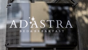 A sign for Adastra Bed & Breakfast with a modern design. - AdAstra b&b (Naples)