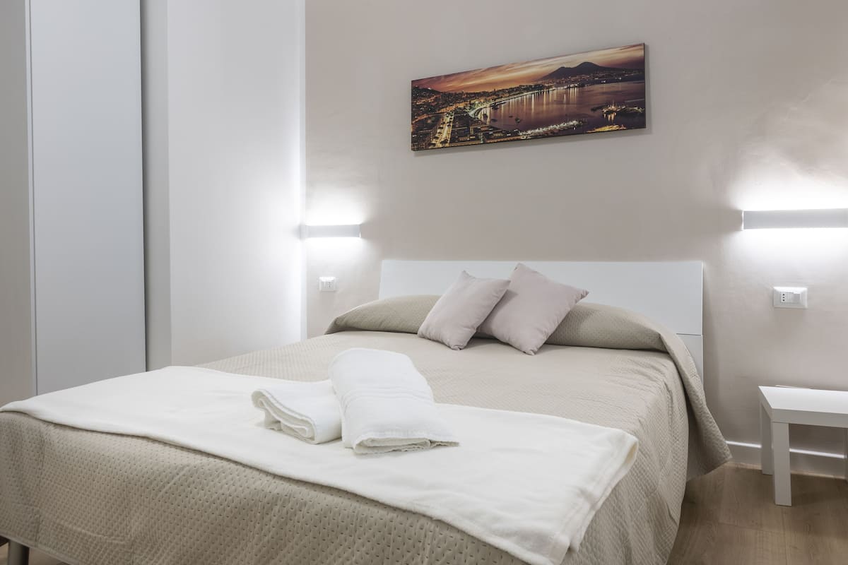 Chambre Confort, salle de bains privée (outside the room) | Wi-Fi gratuit