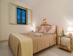 Casa, 2 habitaciones, para fumadores, patio | 3 habitaciones 