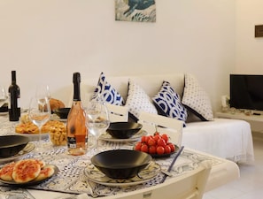 House, 2 Bedrooms, Smoking, Patio | Dining - Villa With Climate, Wi-fi and Private Parking (Porto Cesareo)