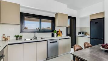 Departamento, 2 habitaciones, balcón, vista a la ciudad | Interior