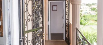 Bel Appartement Meublé À Yaoundé - Odza