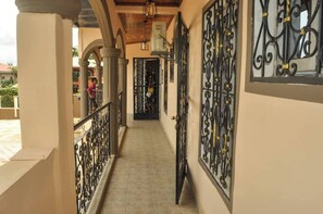 Apartment, 2 Bedrooms, Smoking | Exterior detail - Bel Appartement Meublé À Yaoundé - Odza (Yaoundé)