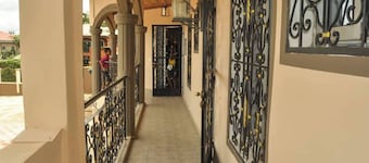 Bel Appartement Meublé À Yaoundé - Odza