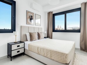 Leilighet, 3 soverom, balkong, byutsikt | 4 soverom