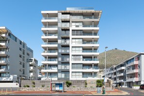Exterior - The Legacy 107 (Cape Town)