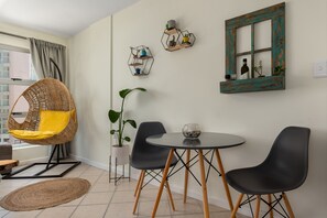 Comfort Studio | In-room dining - Ocean View B201B (Cape Town)