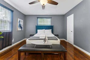 1 habitación, tabla de planchar con plancha, wifi gratis y ropa de cama 