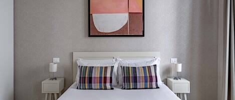 Studio | 1 makuuhuone, ylelliset vuodevaatteet, tallelokero huoneessa, työpöytä