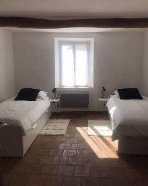 2 Schlafzimmer, Bügeleisen/Bügelbrett, kostenloses WLAN, Bettwäsche