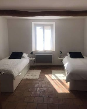 2 Schlafzimmer, Bügeleisen/Bügelbrett, kostenloses WLAN, Bettwäsche
