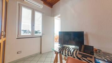 Apartment, 2 Bedrooms, Balcony, City View | Room amenity