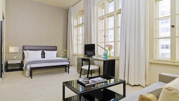 Standard-Loft | Allergikerbettwaren, Minibar, Zimmersafe, Schreibtisch