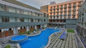 Aromatherapy, deep-tissue massages, Swedish massages, body wraps