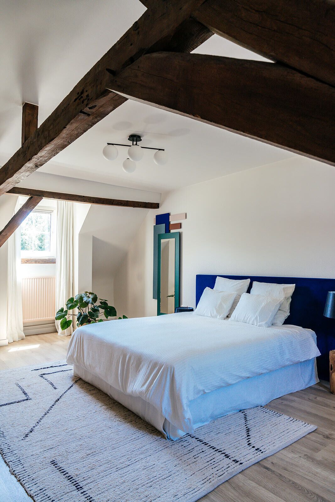 Premium bedding, down duvets, minibar, individually decorated