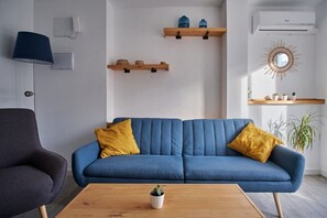 Smart TV - Suite by Hawkins Atico (Algeciras)