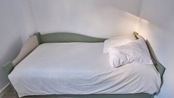 2 Schlafzimmer, Schreibtisch, Bügeleisen/Bügelbrett, kostenloses WLAN