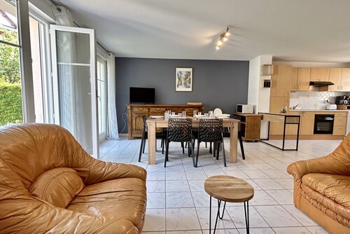 Superb house with garage and garden for 6 people