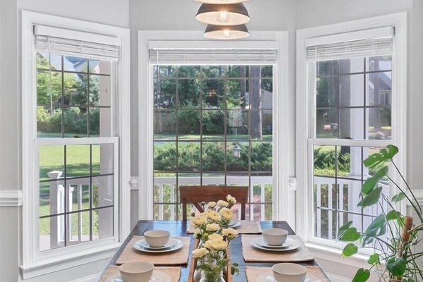 Large dining table for the whole family.