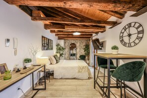 Ferros/tábuas de passar roupa, Wi-Fi de cortesia, roupa de cama