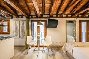 Strykejern/-brett, wi-fi (inkludert) og sengetøy