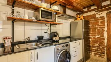 Fridge, microwave, coffee/tea maker, electric kettle