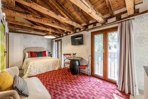Iron/ironing board, free WiFi, bed sheets - Beautiful Renovated Loft in the center 8 (Madrid)