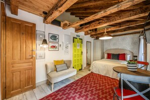 Iron/ironing board, free WiFi, bed sheets - Beautiful Renovated Loft in the center 8  (Madrid)