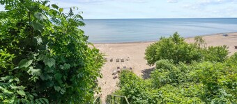 Cozy Trio Cottages! Gorgeous Sandy Beach w 3 Homes