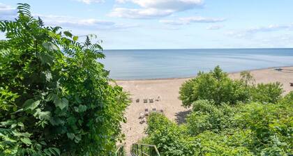 Cozy Trio Cottages! Gorgeous Sandy Beach w 3 Homes