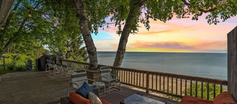 Cozy Trio Cottages! Gorgeous Sandy Beach w 3 Homes