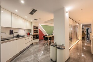 Fridge, microwave, oven, cookware/dishes/utensils