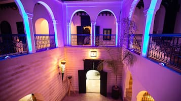 Exclusive Townhome | Terrace/patio