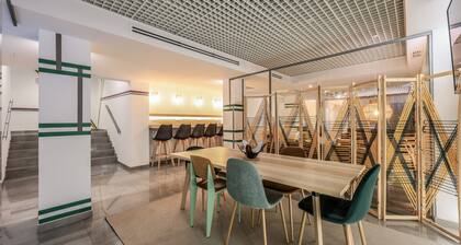 Spectacular quadruple room w/ gym B113