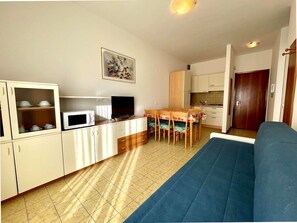 Appartamento, 1 camera da letto, balcone, vista città | Interni