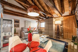 TV - Beautiful Renovated apartment in the center 6  (Madrid)