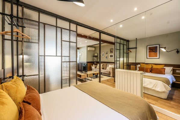 1 chambre, fer et planche Ă repasser, Wi-Fi gratuit, draps fournis