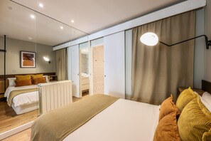 Iron/ironing board, free WiFi, bed sheets