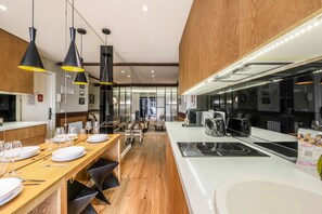 Fridge, microwave, coffee/tea maker, toaster